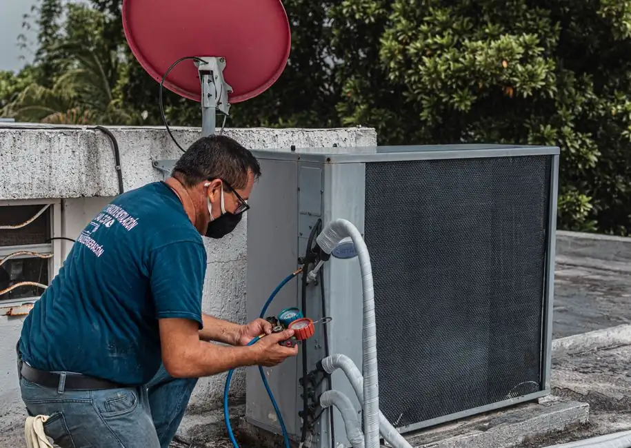 Honesty HVAC Contractor Los Angeles technicians